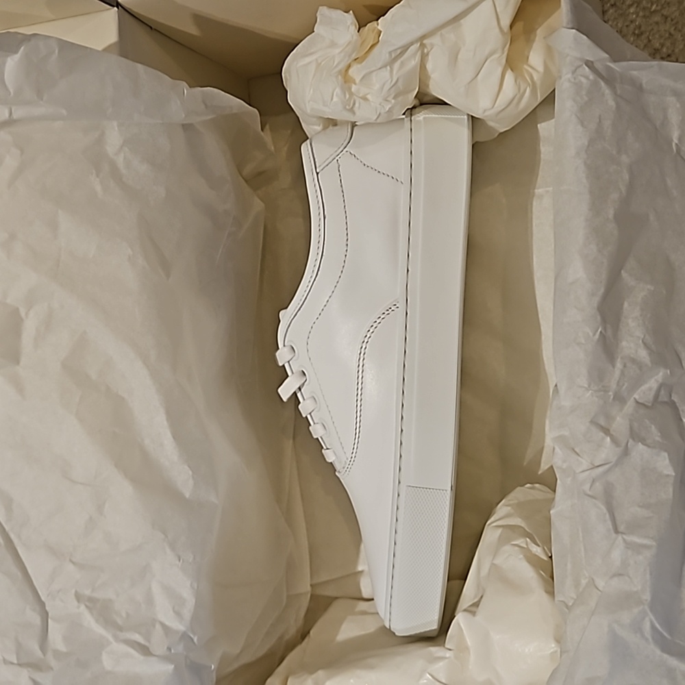 Classic White Leather Women’s Sneakers - Picture 3 of 10